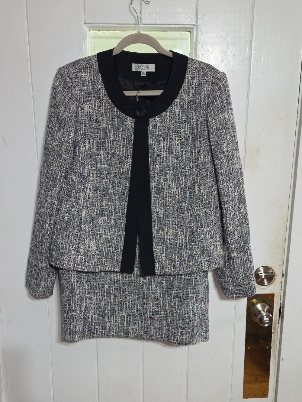 Kasper Women's Blazer/Skirt Suit Black/White Tweedish Look Lined Sz 16 EUC
